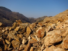 Rigolen Steinriegel Roter Schiefer